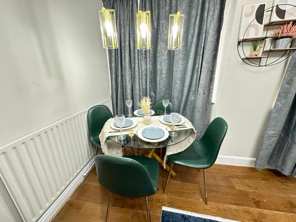 Beautiful Family Near Hyde Park * London